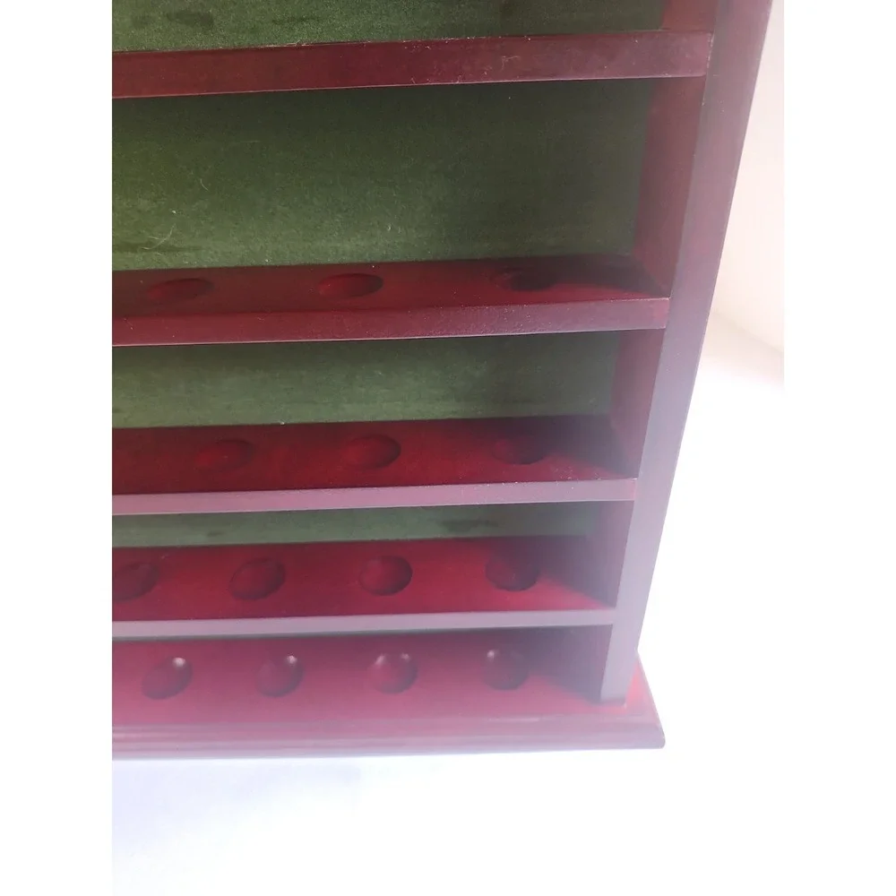 Golf Ball Display Case Wall or Stand Alone Green Felt Back Holds 25 Balls